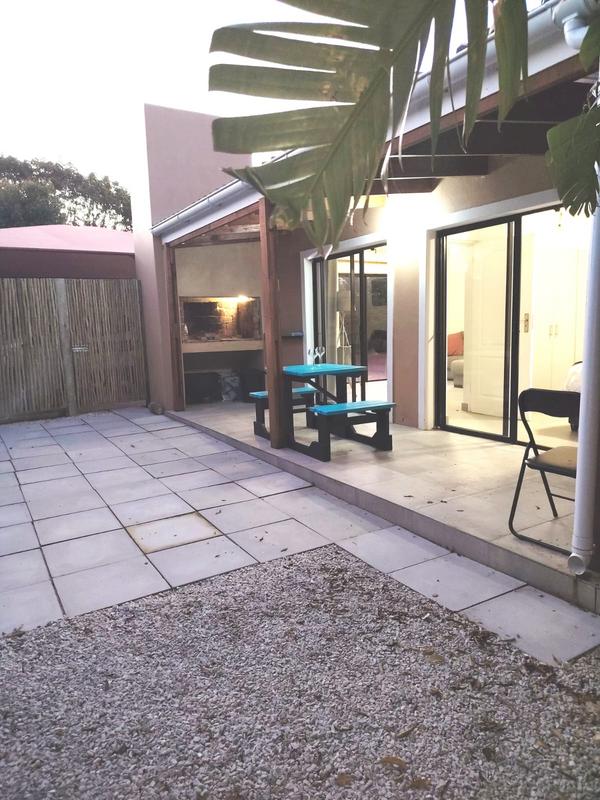 To Let 1 Bedroom Property for Rent in Vermont Western Cape